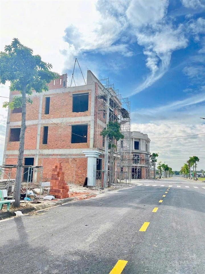 Suất nội bộ chủ đầu tư. ngay vsip3, quảng trường trung tâm, nhà hàng, hồ bơi, trường học hiện hữu
