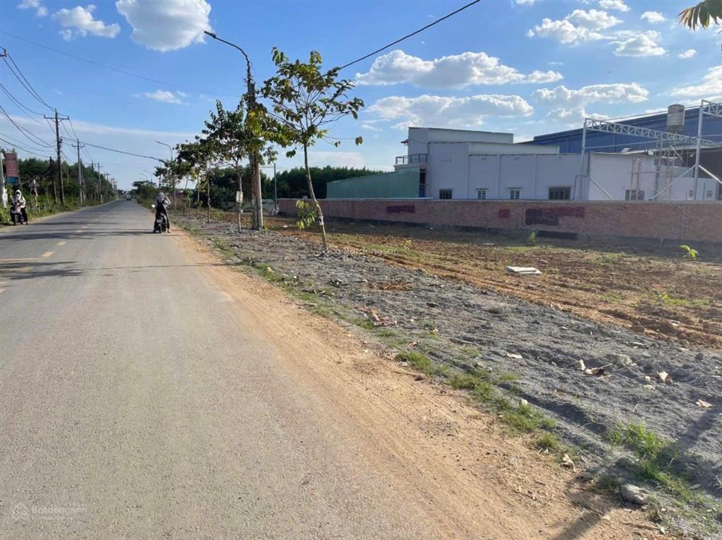 Cặp đất góc 2 mặt tiền  ngay ngã 3 hương lộ 7 & hương lộ 15 trung tâm phường tân triều