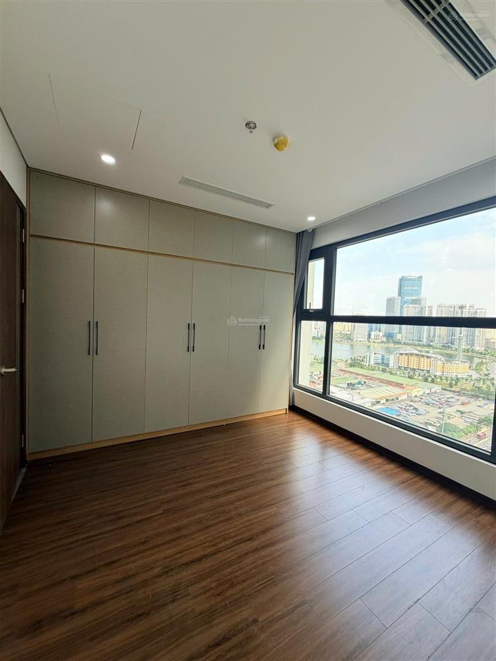 Cho thuê căn 3pn capital elite 119m  nội thất cơ bản và full đồ, giá từ 19tr,  0399 126 ***