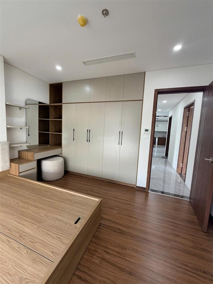 Cho thuê căn 3pn capital elite 119m  nội thất cơ bản và full đồ, giá từ 19tr,  0399 126 ***