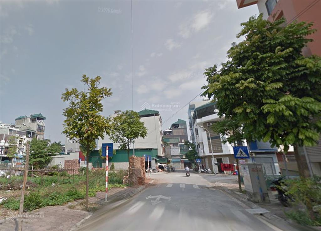 Bán đất tặng nhà 3 tầng  160m² mt 8m sổ vuông đẹp, vị trí mặt đường ô tô tránh trung tâm thanh trì