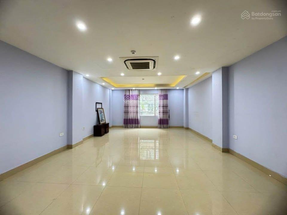 Bán đất tặng nhà 3 tầng  160m² mt 8m sổ vuông đẹp, vị trí mặt đường ô tô tránh trung tâm thanh trì