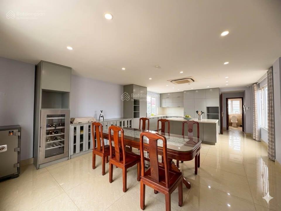 Bán đất tặng nhà 3 tầng  160m² mt 8m sổ vuông đẹp, vị trí mặt đường ô tô tránh trung tâm thanh trì