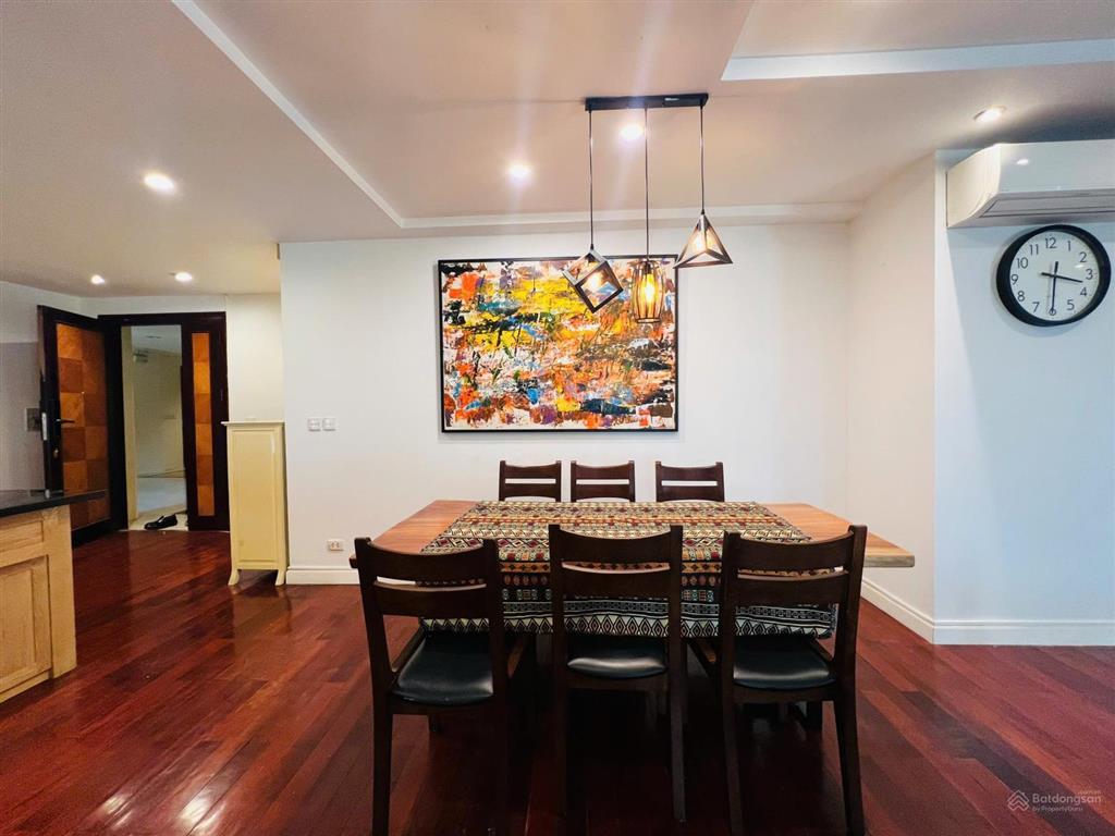 Cho thuê căn 3 ngủ e1 ciputra, diện tích 153m2, view cầu thăng long , giá 28,6 triệu/ tháng