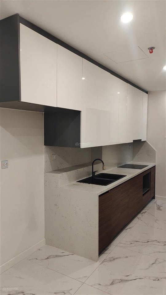 Bán căn giá tốt nhất sunshine city, dt 89m2, 3 phòng ngủ, giá 8,8tỷ, view nội khu, đầy đủ nội thất