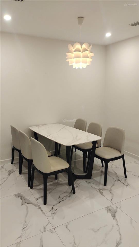 Bán căn giá tốt nhất sunshine city, dt 89m2, 3 phòng ngủ, giá 8,8tỷ, view nội khu, đầy đủ nội thất