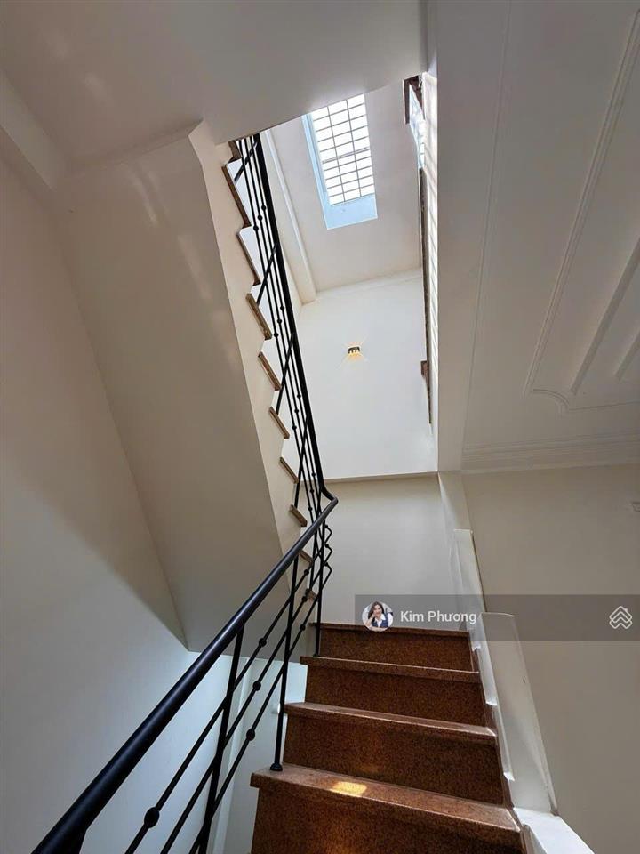Chính chủ bán nhanh nhà 2 tầng + 1 hầm mặt tiền ngô quyền, dtsd 161m², gần biển, nhà mới vào ở ngay