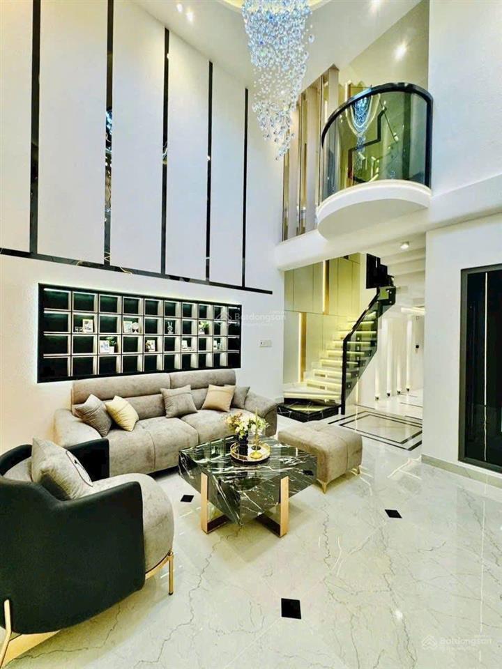 Nhà thang máy dương quảng hàm  nguyễn thái sơn p.5, dt 4.5m x 14m, 5 tầng  10.8 tỷ