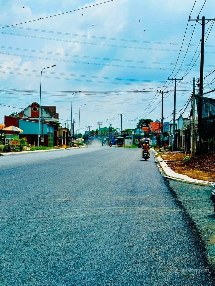 Chính chủ bán 2 lô liền kề sổ riêng thổ cư  đi bộ đến chợ thạnh phú