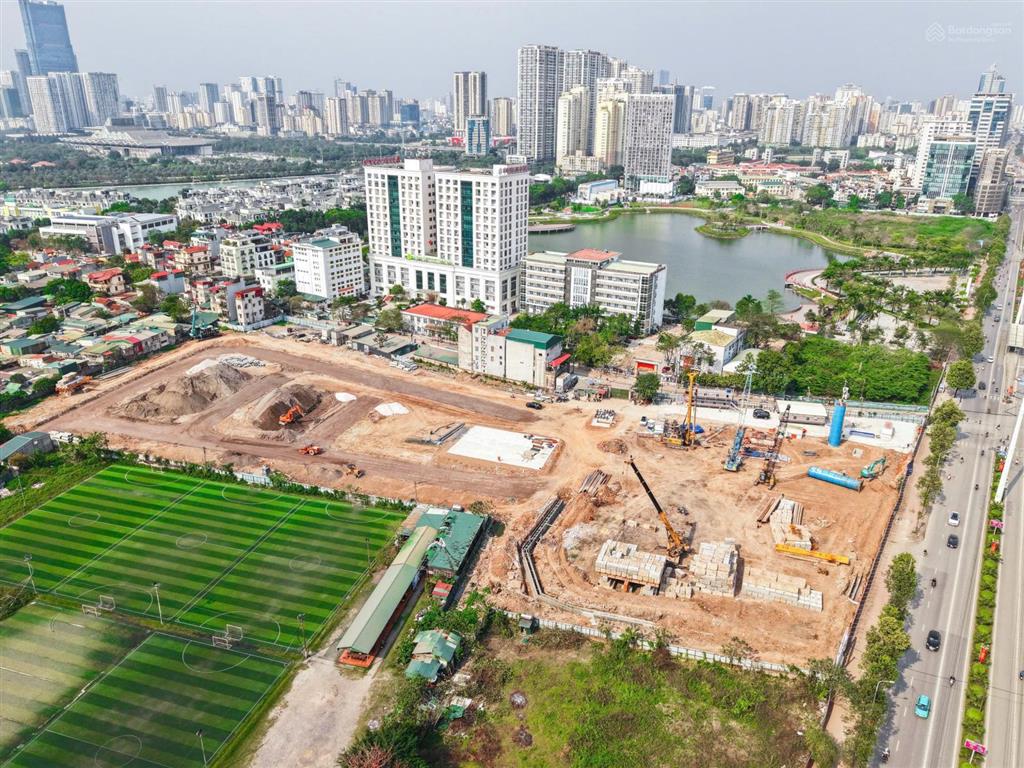 Chính chủ bán căn ngoại giao lô góc view chung cư bể bơi giá loanh quanh 400 triệu/m2
