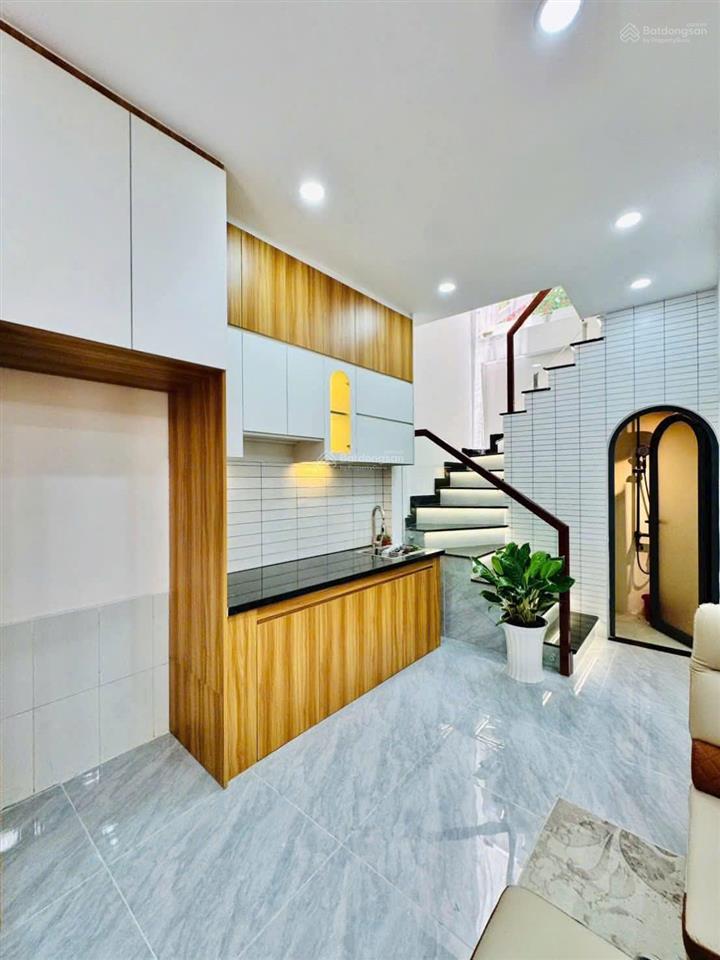 Kẹt tiền bán nhà hxh gia phú, 5 x 10, 3 tầng btct, 3 pn 3wc, liền kề siêu thị satra mới mở