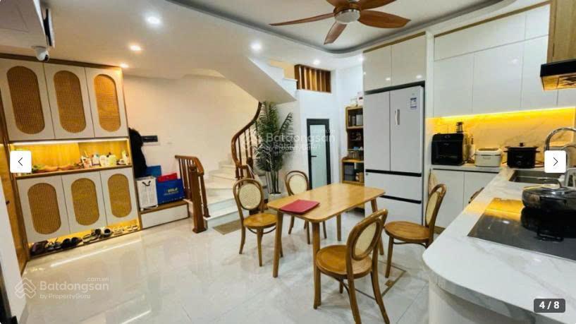 Bán nhà căn góc, sổ đỏ 55m2, s xây 30m2 x 6 tầng, gần đường trần huy hưng, cầu giấy, ngõ rộng, sđcc