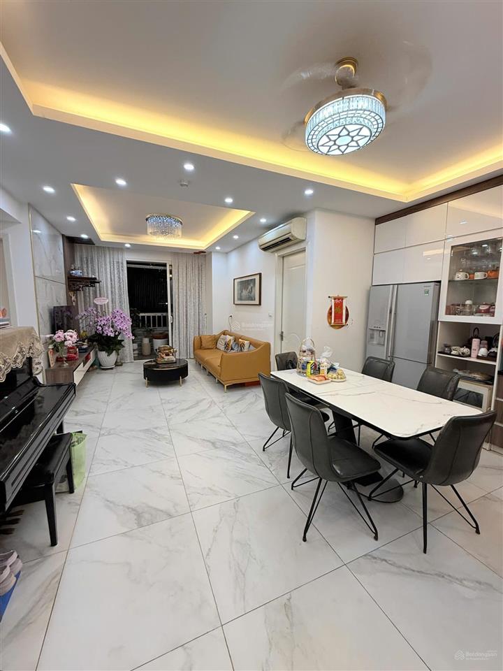 Bán căn hộ 3pn, 2wc tại số 60  khúc thừa dụ, 10 tỷ vnd, 92.3m2, (giá có thương lượng)