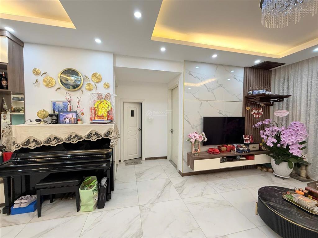 Bán căn hộ 3pn, 2wc tại số 60  khúc thừa dụ, 10 tỷ vnd, 92.3m2, (giá có thương lượng)