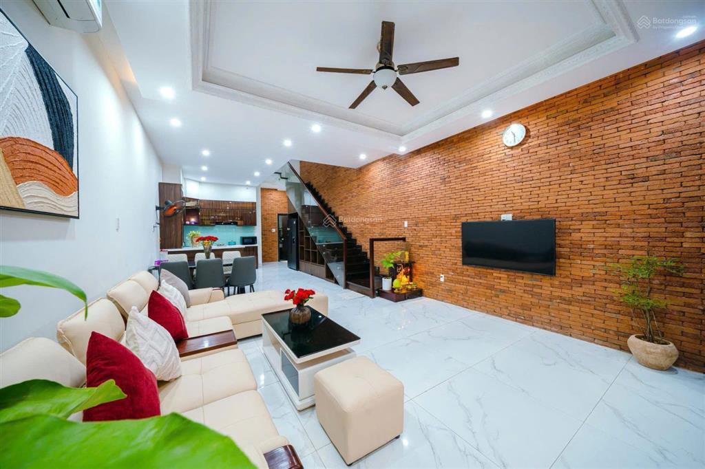 Cho thuê nhà 3 tầng full nội thất gần nguyễn phước lan, hoà xuân