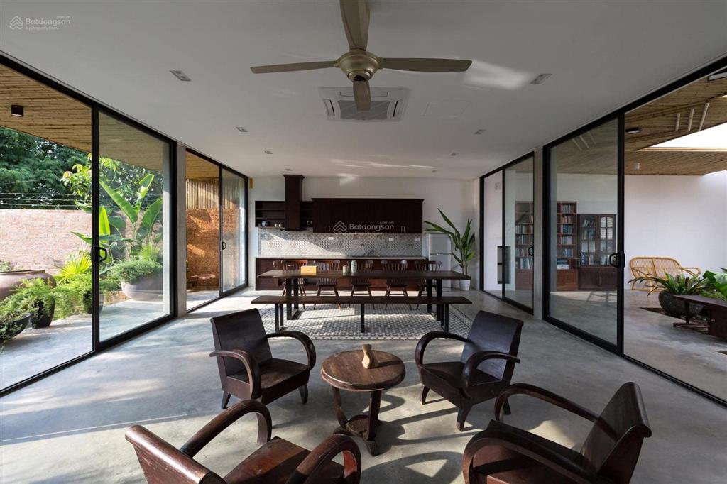 Bán đất ngõ ô tô thông, có nhà, tại lạc long quân, lô góc, có sân vườn