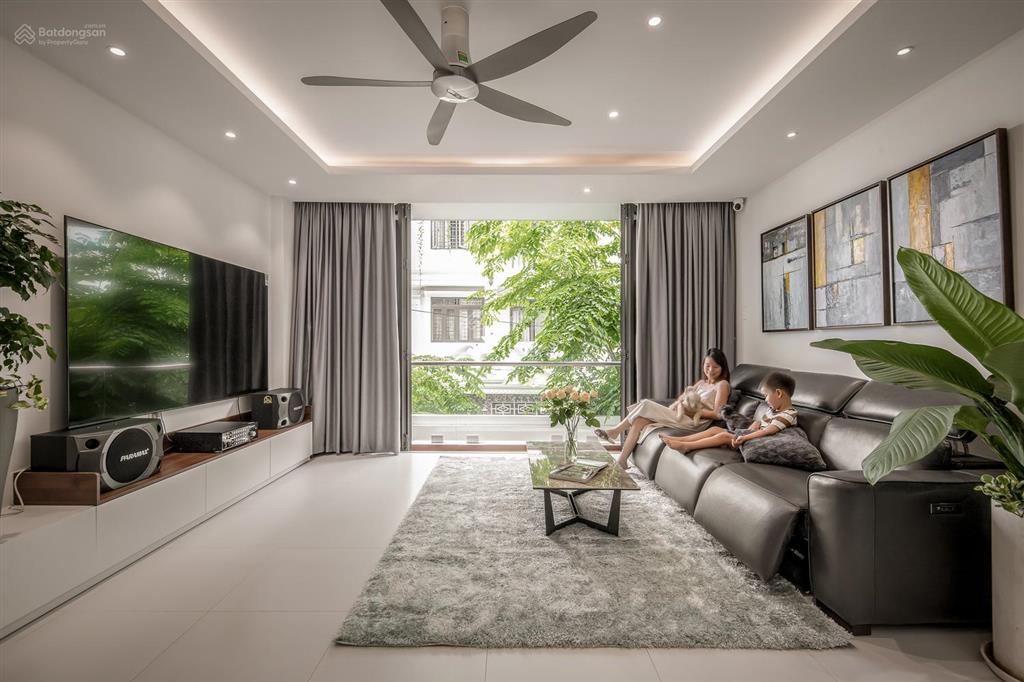 Bán nhà khu phân lô ngõ 40 xuân la, có sân vườn, an ninh, gần trường, chợ