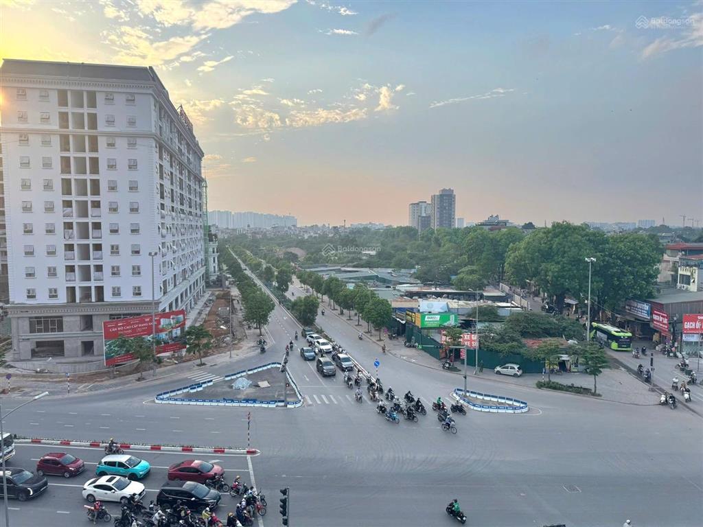Suất ngoại giao phân lô tái định cư đại mỗ, mặt lê quang đạo, ô tô tránh, vỉa hè, kinh doanh, 50m2.