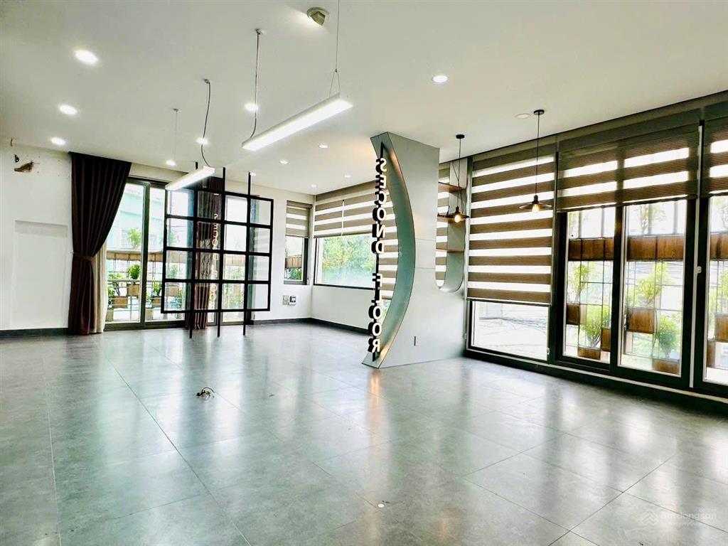 Góc 2 mặt tiền kinh doanh, 84m2, 4 tầng, nhựa 6m thông, đường lê đức thọ, nhỉnh 8 tỷ