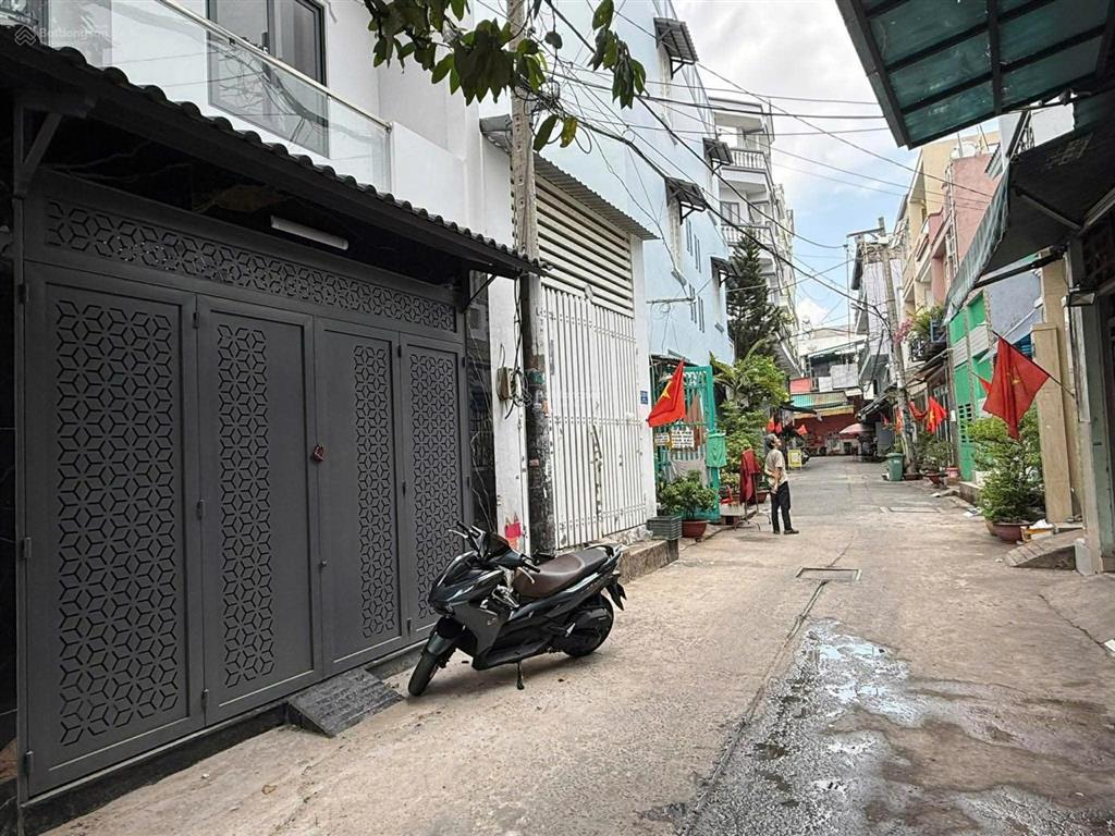 Siêu phẩm nhà mới vị trí đẹp bình long  nguyễn sơn, dt 54m2 vuông vức, nhỉnh 5 tỷ