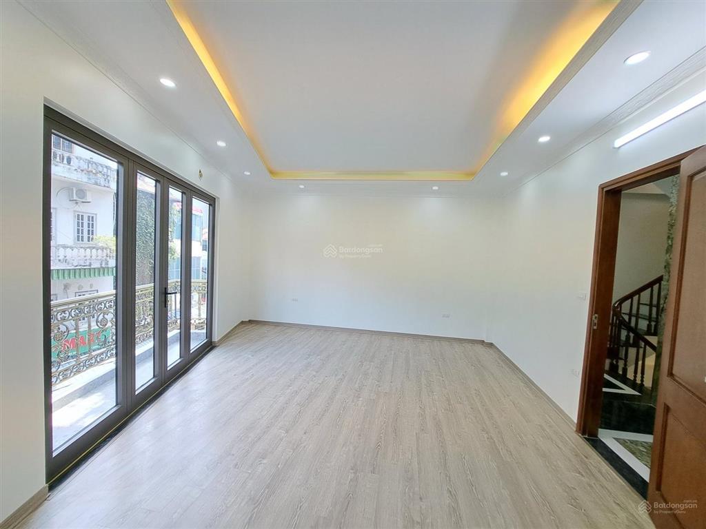 Bán nhà cầu giấy 48m² 6 tầng ô tô vào nhà phân lô vừa ở & làm văn phòng 15.9 tỷ