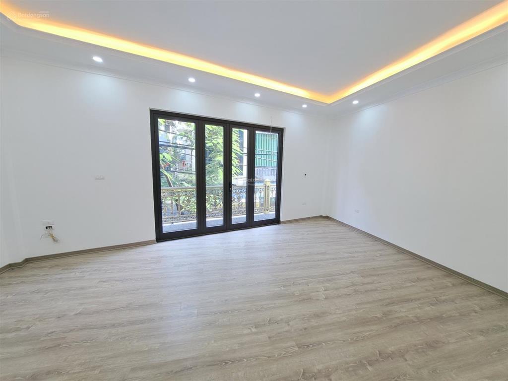 Bán nhà cầu giấy 48m² 6 tầng ô tô vào nhà phân lô vừa ở & làm văn phòng 15.9 tỷ