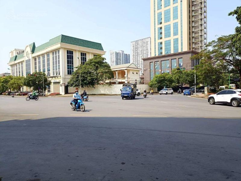 180m tòa vp dương khuê  9 tầng + 1 hầm  thang máy  mt 24m  dòng tiền 250tr/tháng  90 tỷ