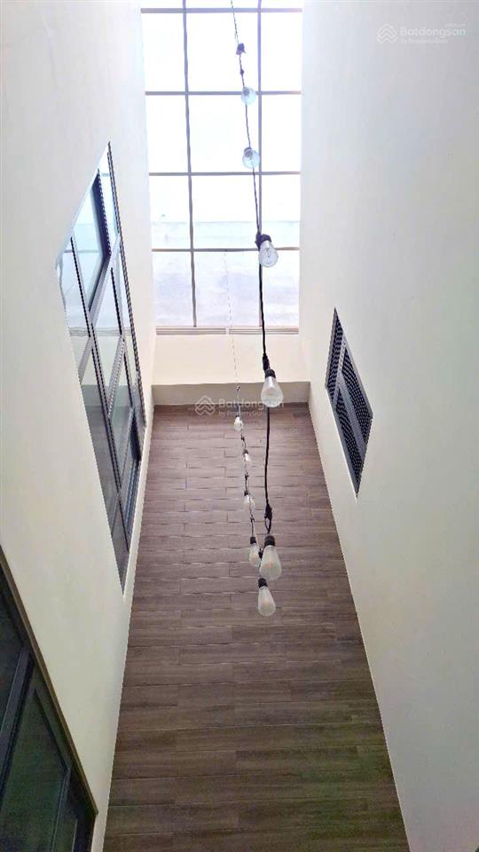 Biệt thự phố 2 tầng  do kiến trúc sư thiết kế  hẻm xe tải  tân tạo
