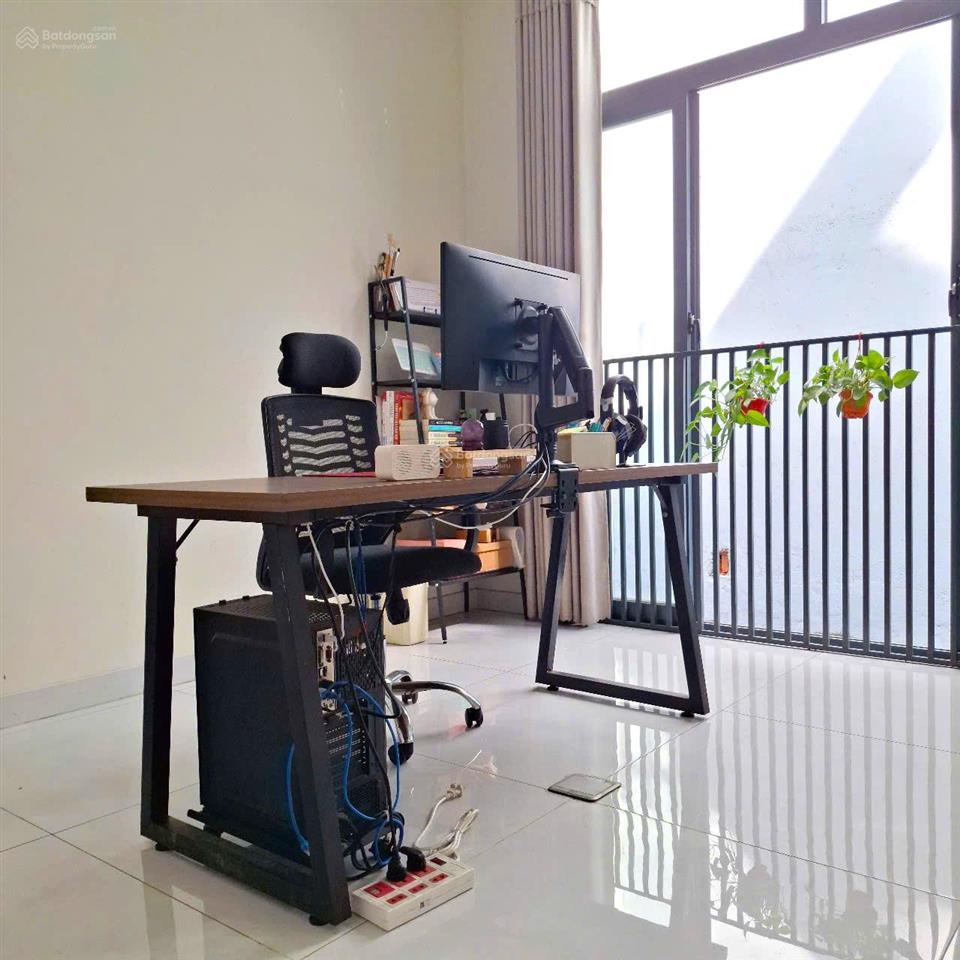 Biệt thự phố 2 tầng  do kiến trúc sư thiết kế  hẻm xe tải  tân tạo