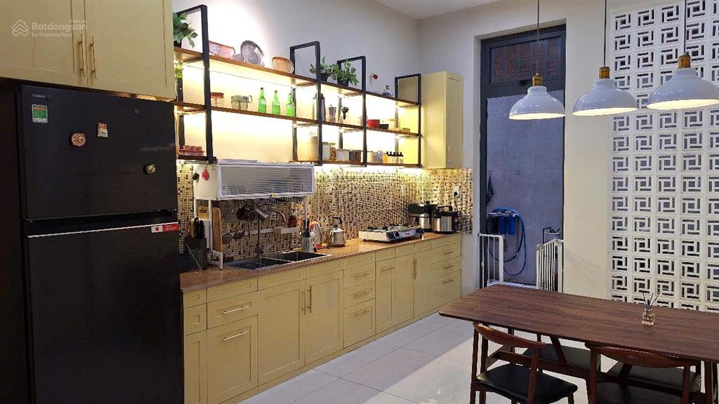 Biệt thự phố 2 tầng  do kiến trúc sư thiết kế  hẻm xe tải  tân tạo