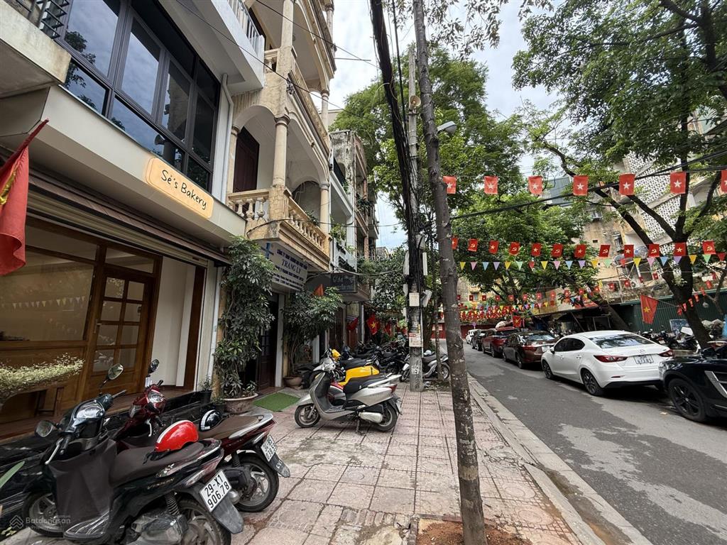 Cho thuê văn phòng đủ đồ ngã tư nguyên hồng  huỳnh thúc kháng 40 m2 có thang máy 7.5 triệu