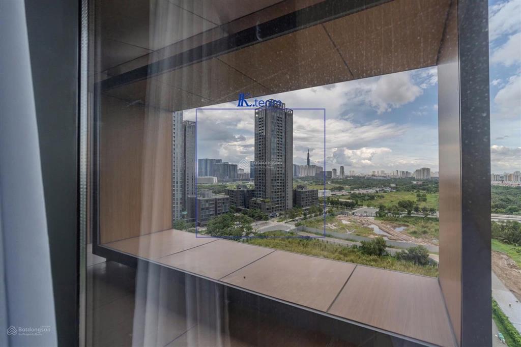 Căn hộ 2pn 100m2 view sông quận 7 đang có hd thuê 50tr/ tháng giá thương lượng bán ạ