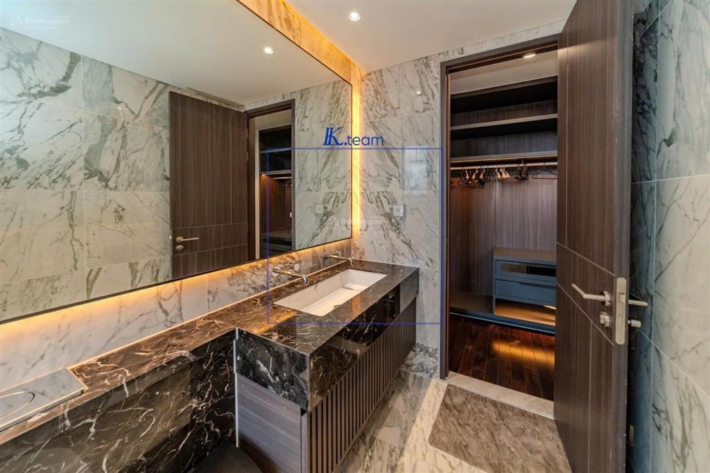 Căn hộ 2pn 100m2 view sông quận 7 đang có hd thuê 50tr/ tháng giá thương lượng bán ạ