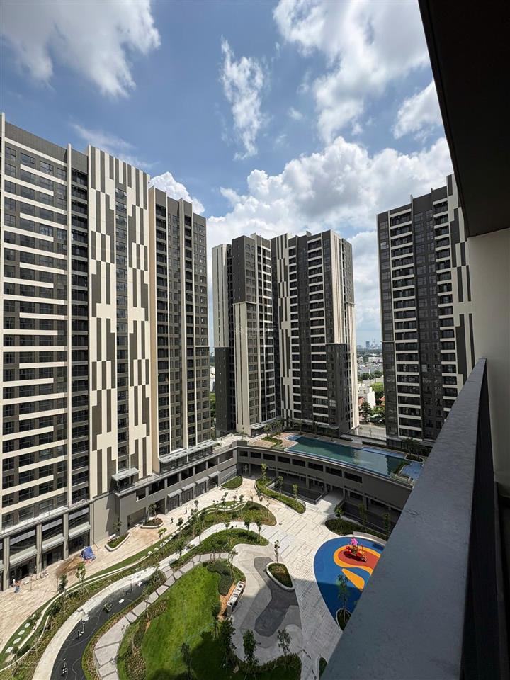 Rổ hàng em có nhiều căn view quận 1, view hồ bơi giá tốt hiện tại ạ