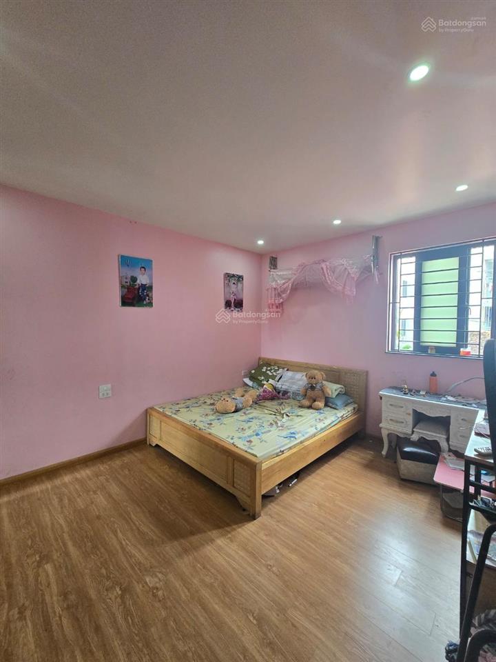 Bán nhà 3 tầng 170m, nội thất xịn sò sẵn ở luôn. chỉ 13.2 tỷ. kim chung, đông anh