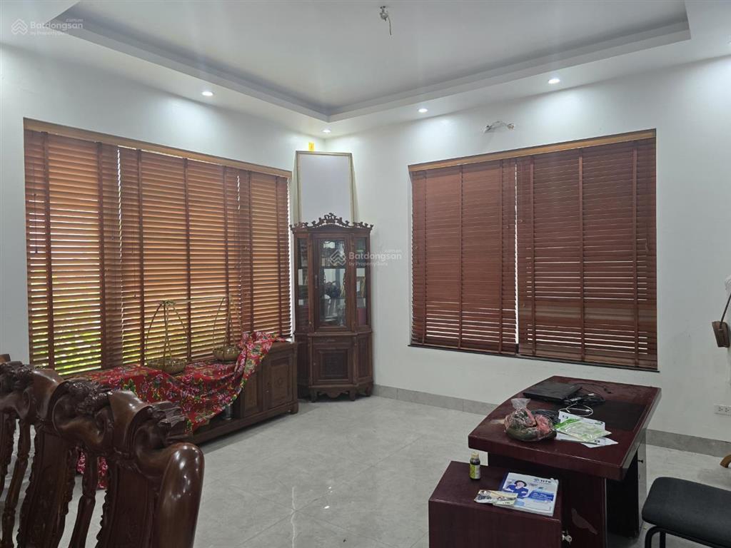 Bán nhà 3 tầng 170m, nội thất xịn sò sẵn ở luôn. chỉ 13.2 tỷ. kim chung, đông anh