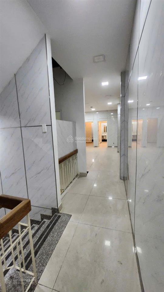 Cho thuê nhà nguyên căn mặt tiền kinh doanh đường lê thị hồng gấm, quận 1