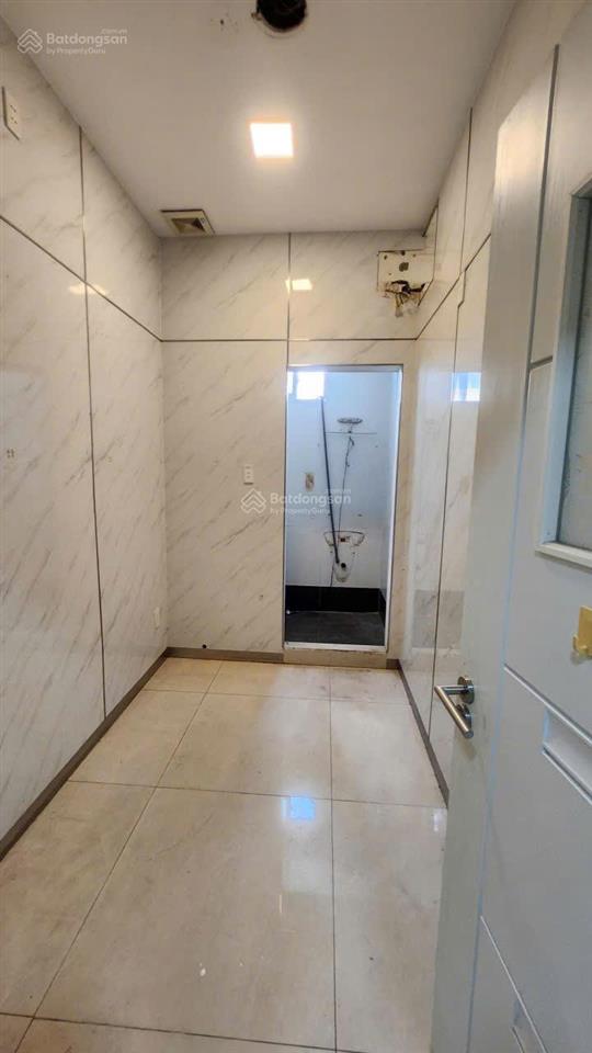 Cho thuê nhà nguyên căn mặt tiền kinh doanh đường lê thị hồng gấm, quận 1