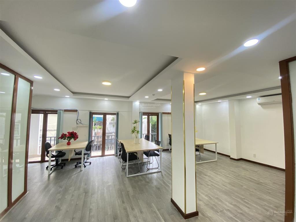 Văn phòng full nội thất 150m²  ngay hồ con rùa q3