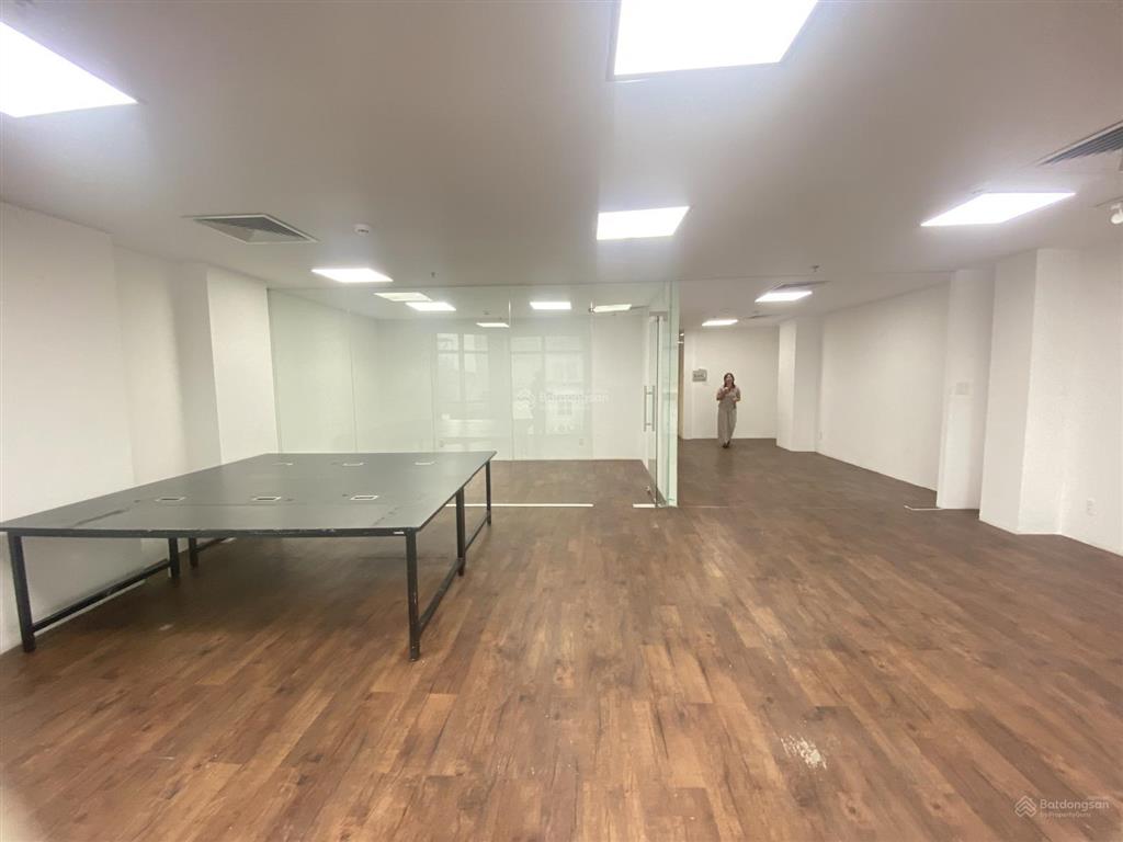 Văn phòng cô giang q1, diện tích sàn cơ bản 160m2