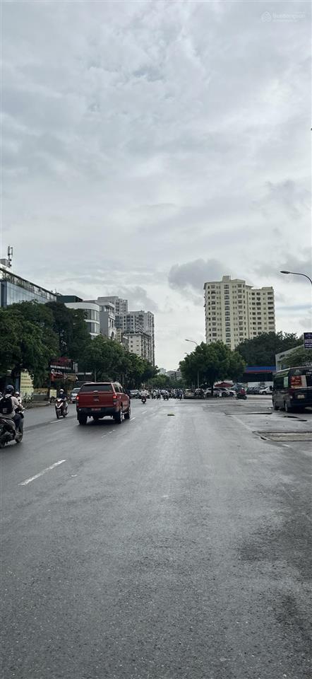 Bán toà văn phòng mp trương công giai. thọ tháp dt 100m2 nhà 7 nổi 1 hầm