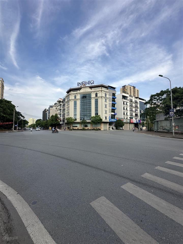 Bán toà văn phòng mp trương công giai. thọ tháp dt 100m2 nhà 7 nổi 1 hầm