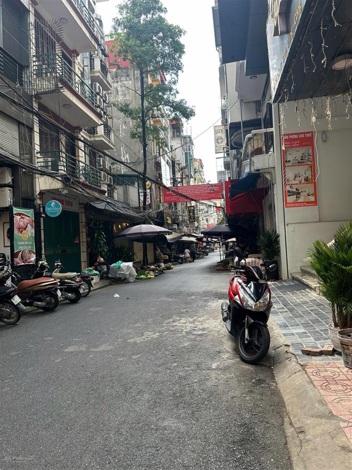 Chính chủ nhờ bán nhà ngõ 43 trung kính dt 50m2 nhà 5 tầng ngõ thông thoáng, giá 11,8 tỷ bán