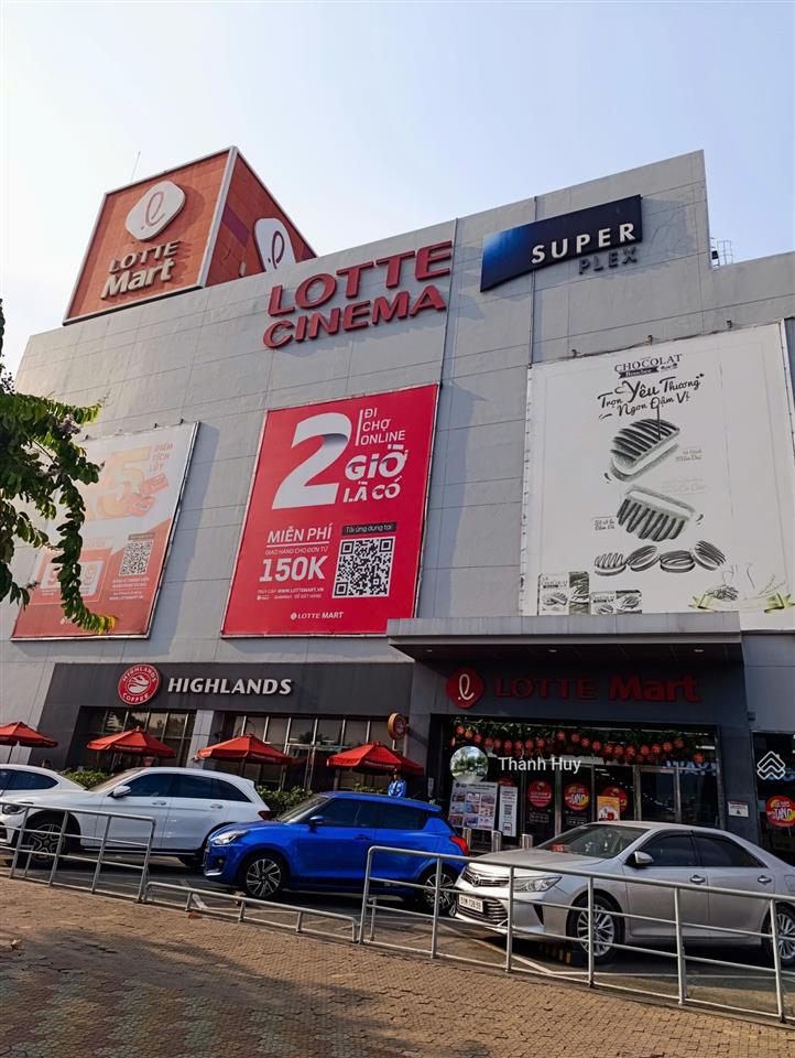 Mặt tiền kinh doanh nguyễn văn lượng & gần siêu thị lotte mart  nhà 4 tầng dt 4.2x11m vuông vức