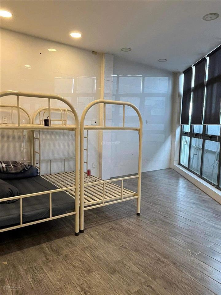 Mặt tiền đại lộ phạm văn đồng, gần sân bay, gần bệnh viện quân y  nhà 4 tầng có vỉa hè 6x11m víp