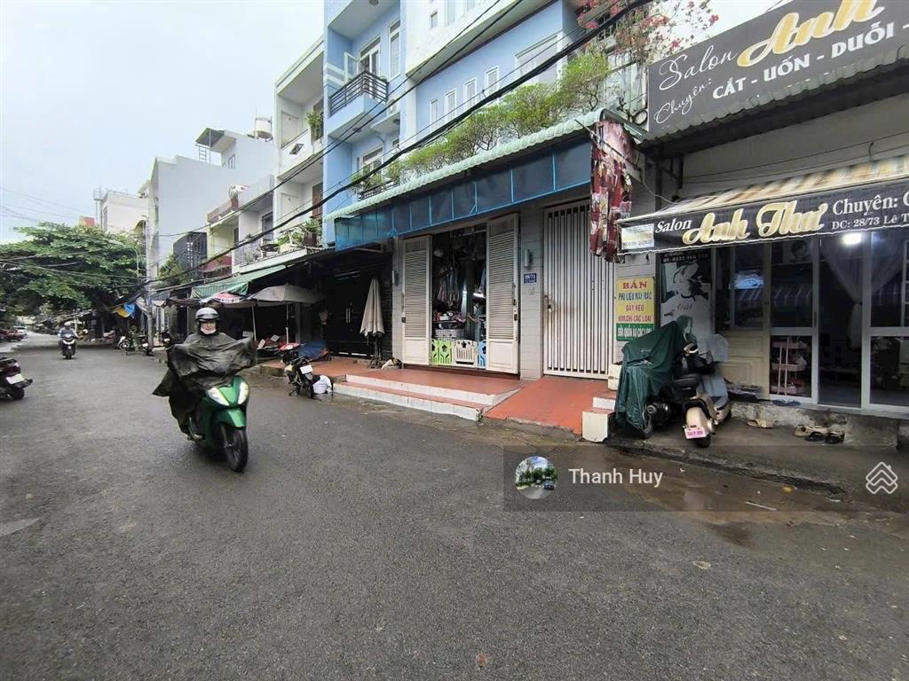 Bán nhà nhà cấp 4 tại lê thị hồng p17, dt 6,1x19m , ngang bề thế  đường nhựa 12m có lề đường