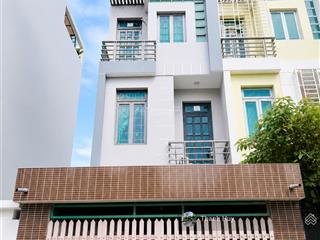 Bán nhà hxh 8m gần công viên & bờ kè phạm huy thông, dt 4x17m, 1 trệt 3 lầu hoàn công đầy đủ