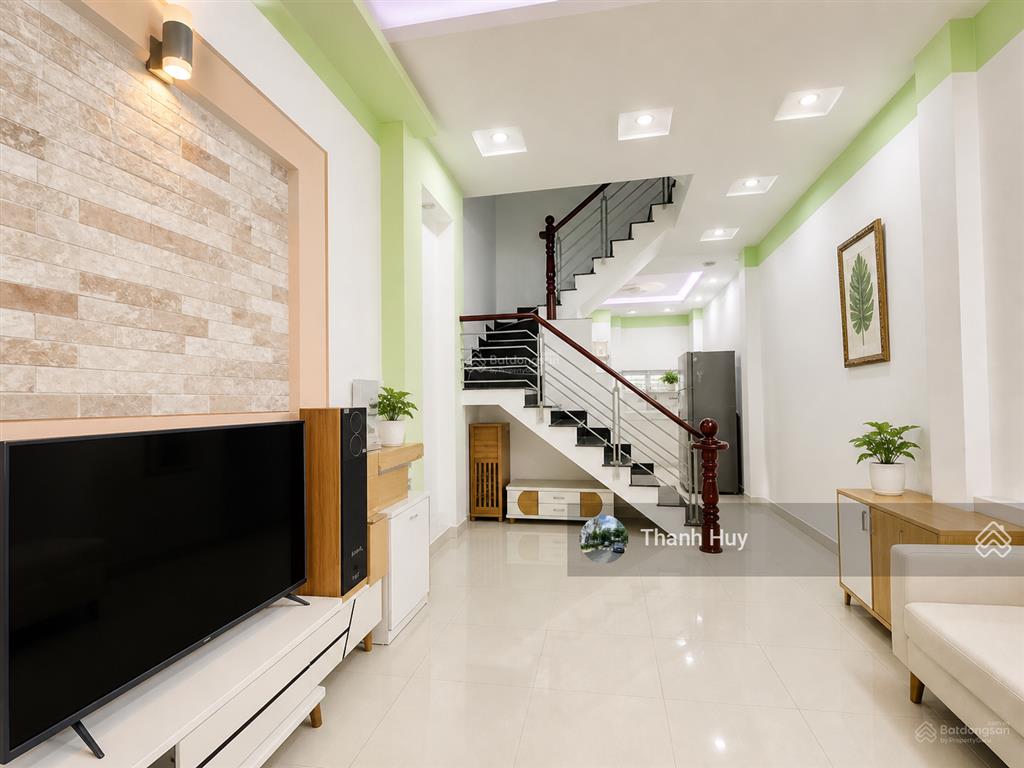 Bán nhà hxh 8m gần công viên & bờ kè phạm huy thông, dt 4x17m, 1 trệt 3 lầu hoàn công đầy đủ
