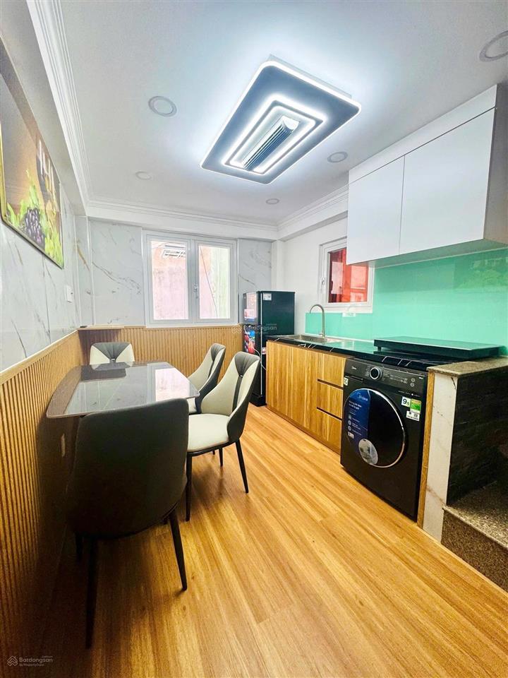 Bán nhà bà huyện thanh quan 16.9m²  hẻm gần mặt tiền  1 trệt 3 lầu  full nội thất  giá 4.68 tỷ