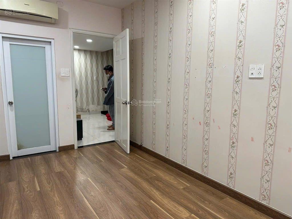 Bán căn hộ phú mỹ thuận. dt 147m, 3 pn, 1 trệt, 1 lầu, vừa ở vừa kinh doanh. giá 4 tỷ